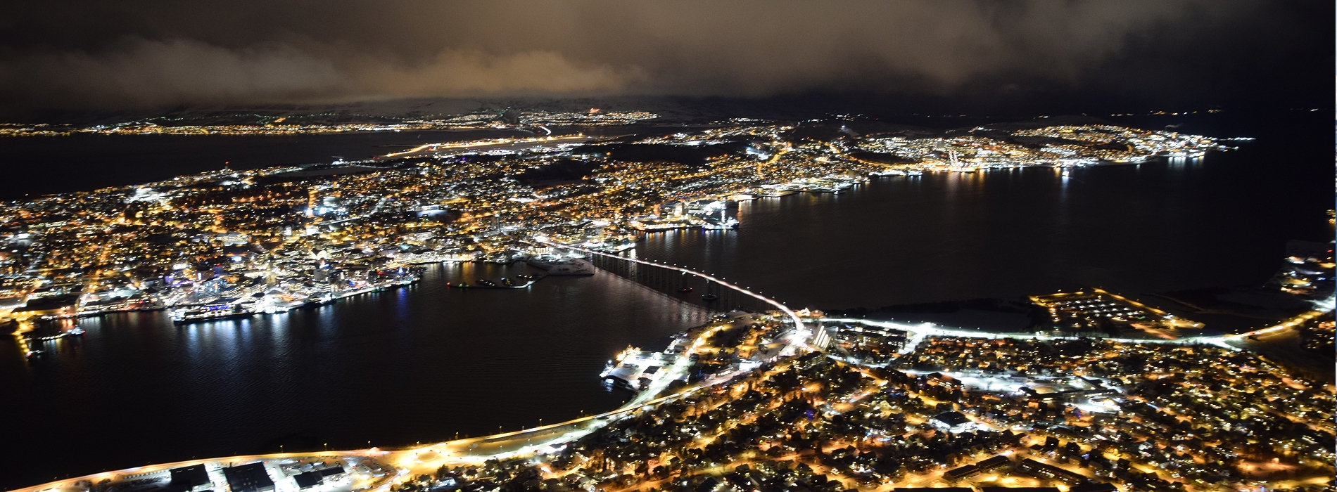 Norwegen in der Nacht - Havila